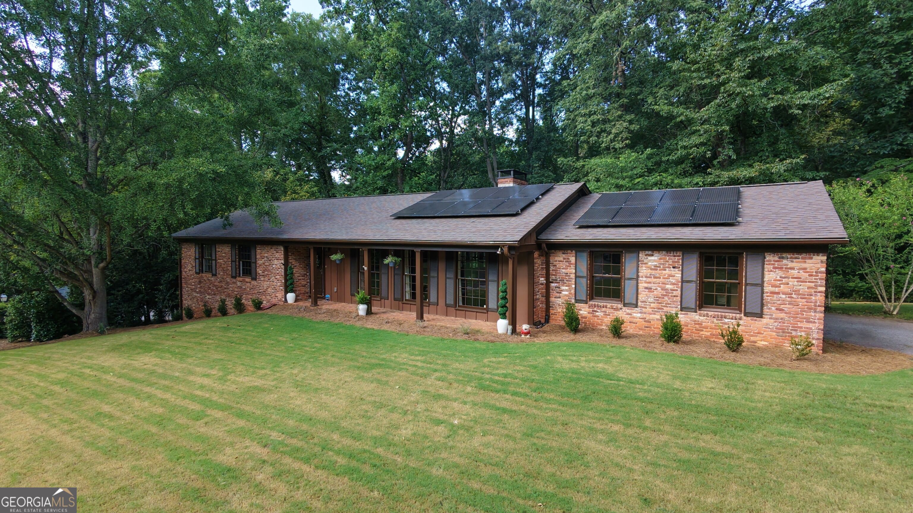 750 Glenwood Dr — photo