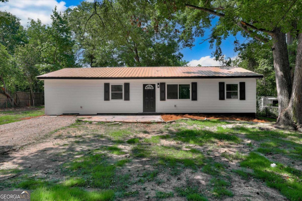 1704 Susan Cir — photo
