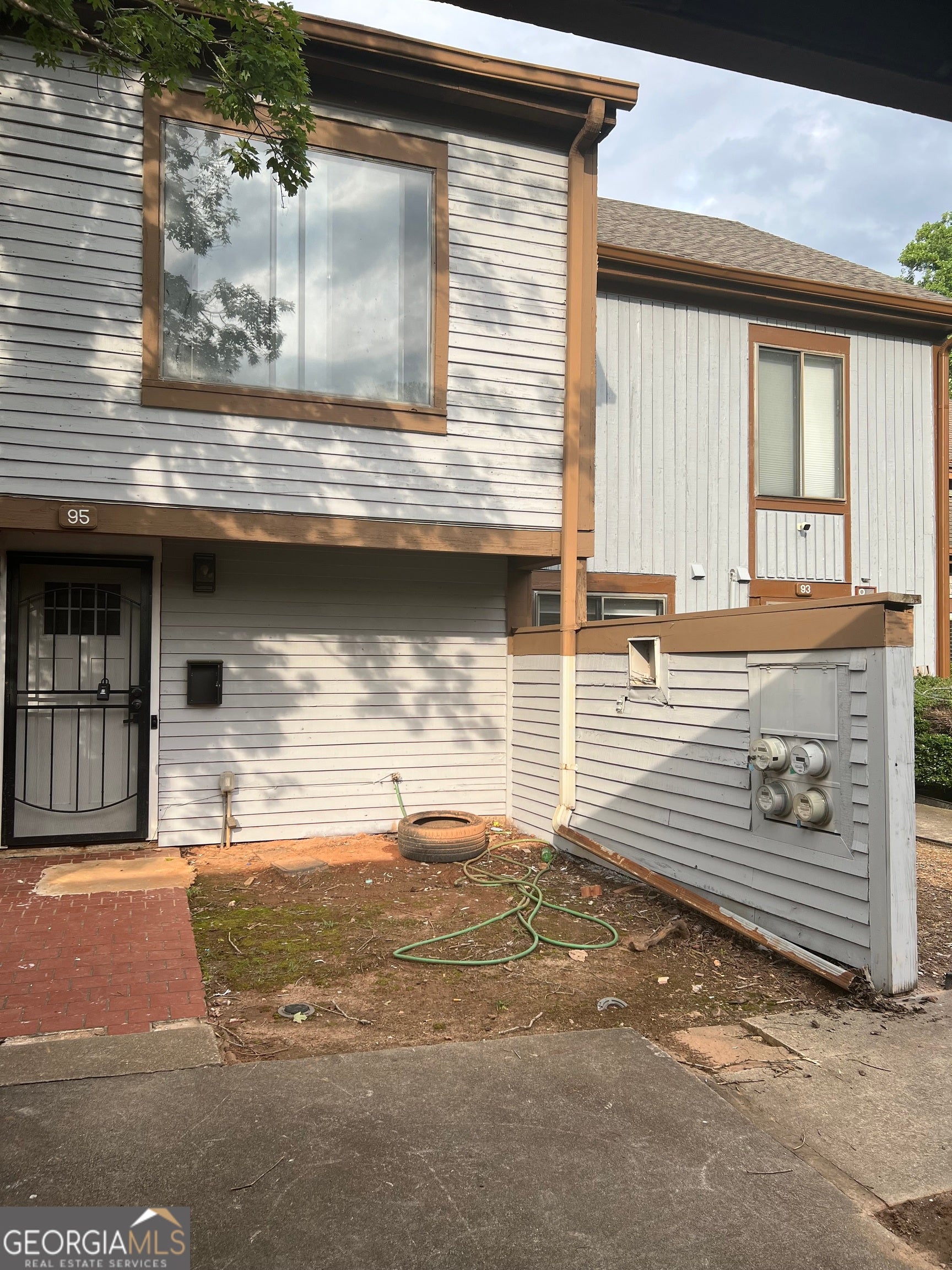 95 Willowick Dr — photo