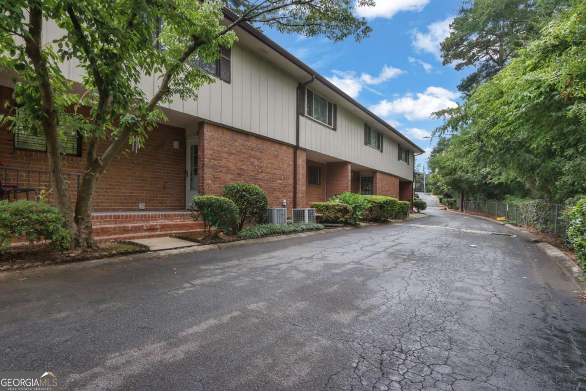 2524 Bradford Sq NE — photo
