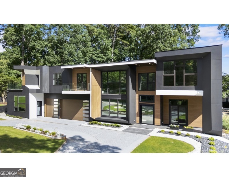 2401 NE Greenglade Road, Atlanta, GA 30345 — photo 2