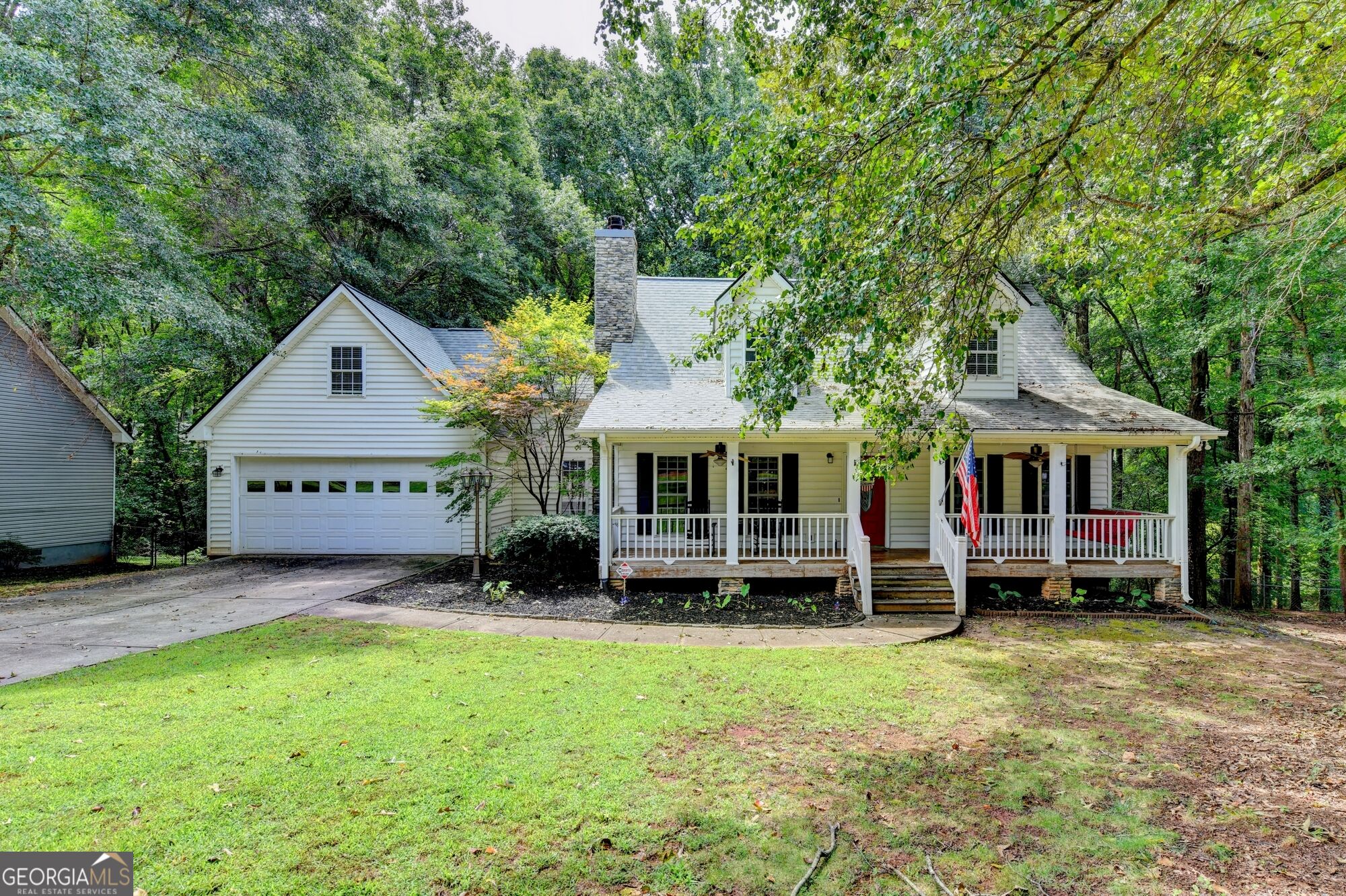 1609 White Oak Dr — photo