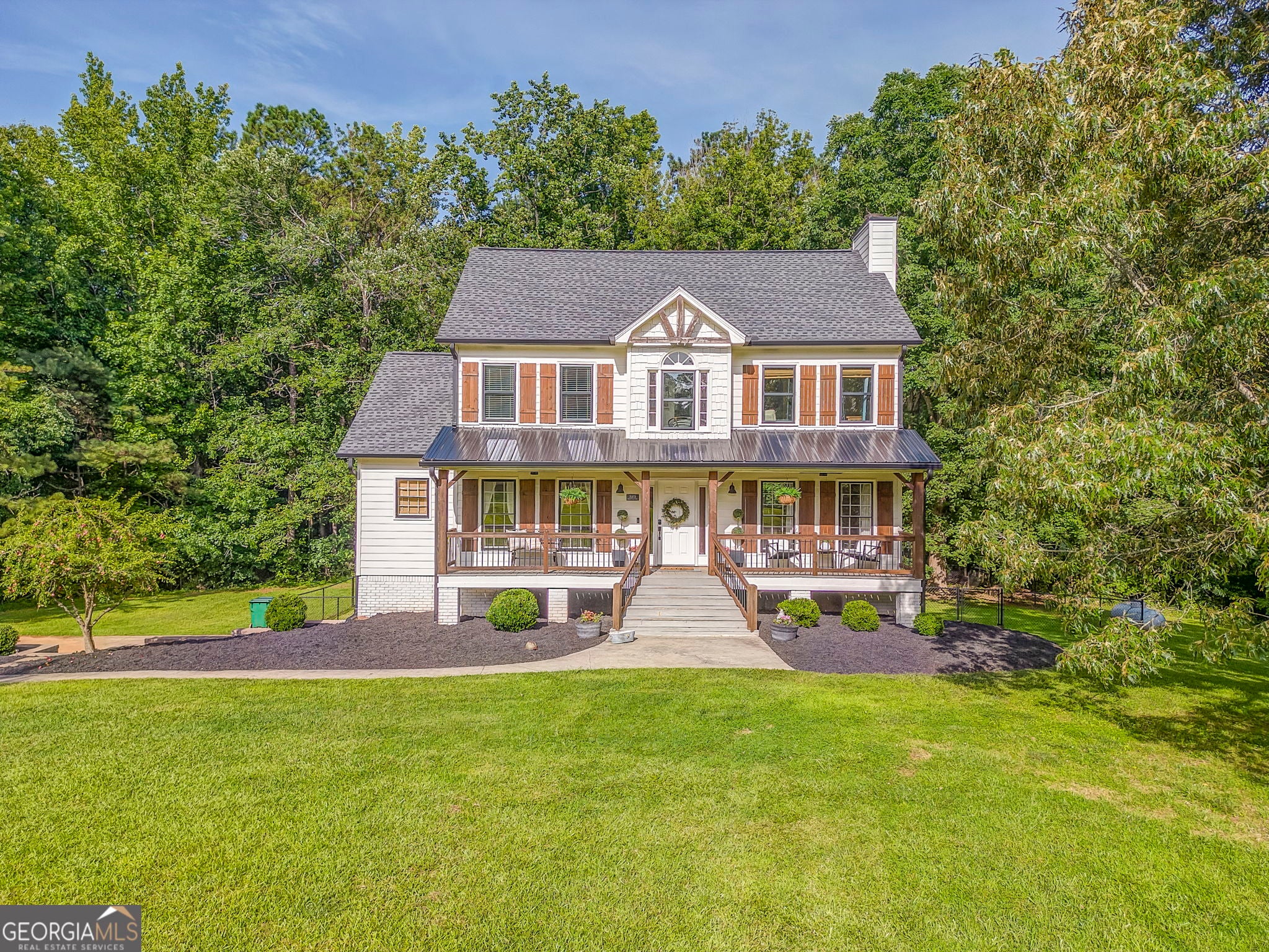 323 Schoolhouse Rd — photo