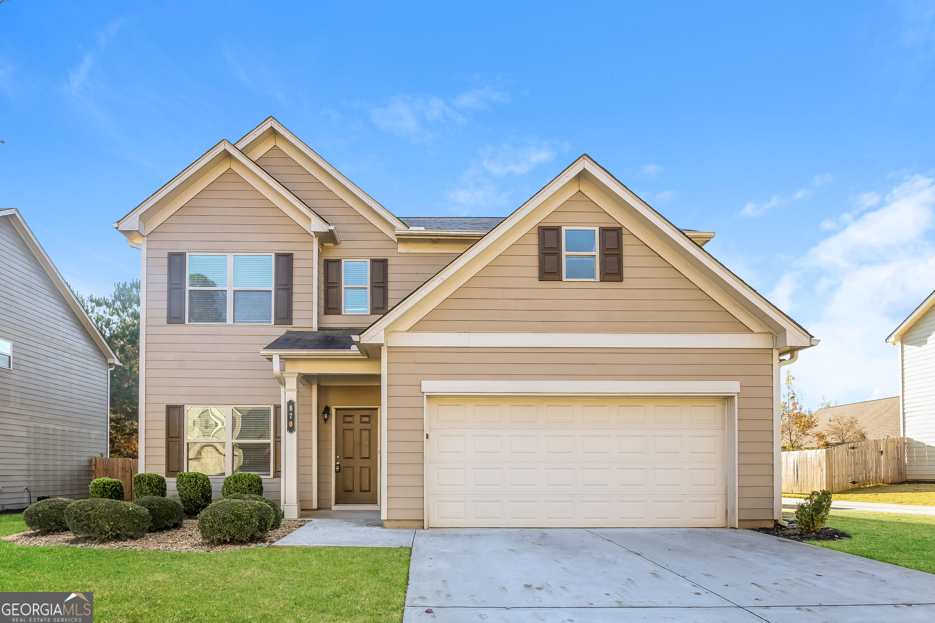 870 Walnut Woods Dr — photo