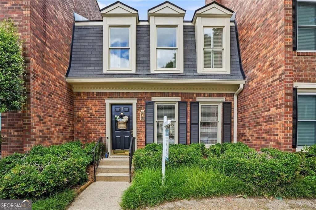13 Stratford Hall Pl NE #13 — photo