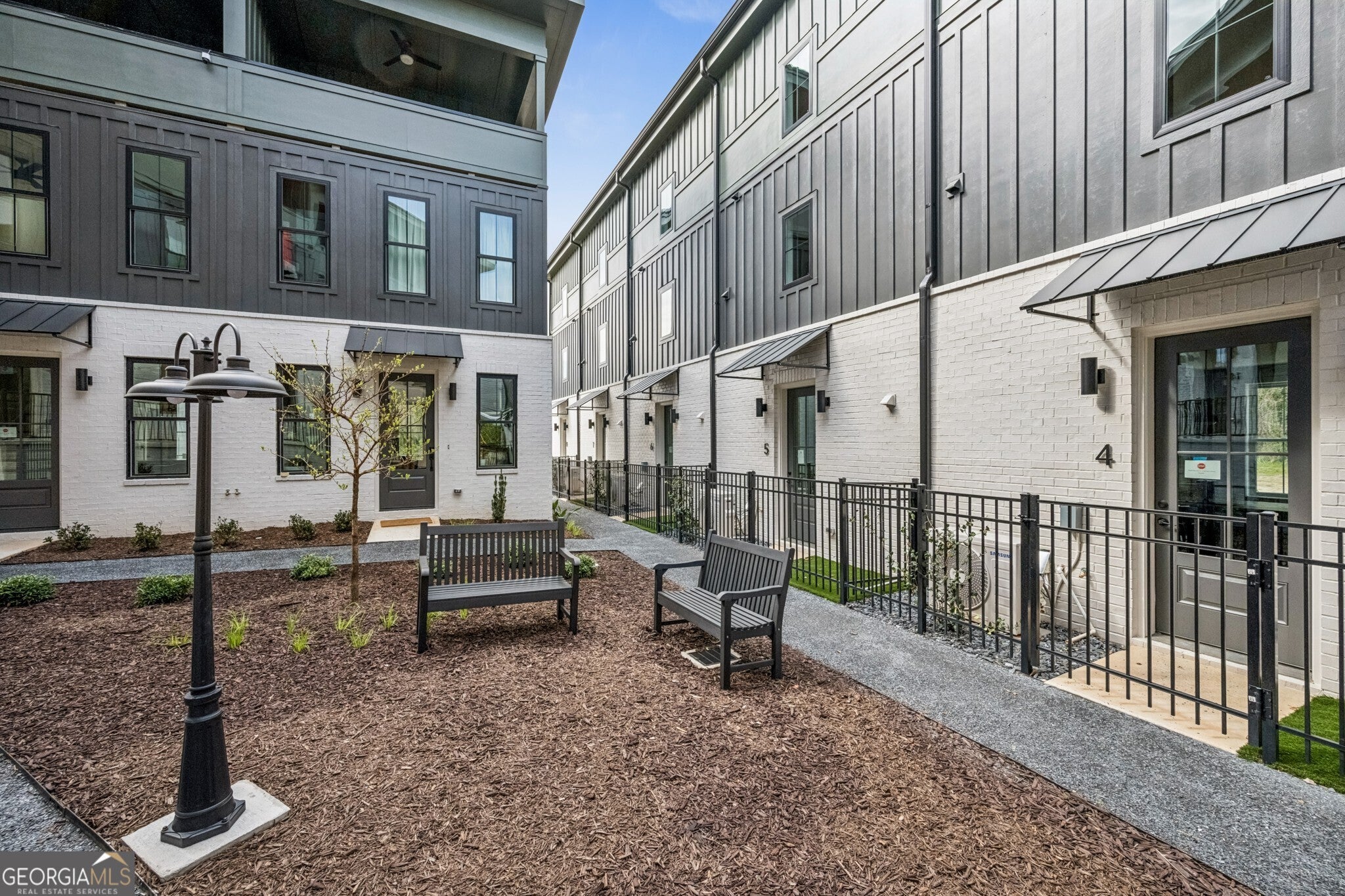1160 Boulevard SE 7 — photo