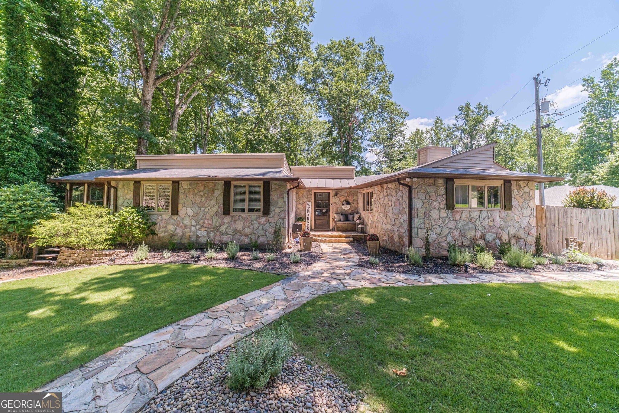 45 Lakepoint Dr — photo