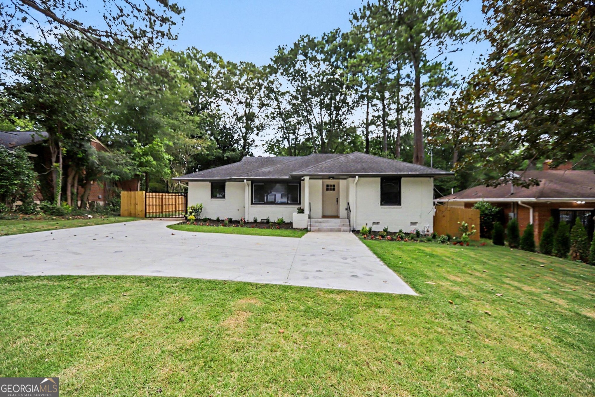 2383 N Decatur Rd — photo
