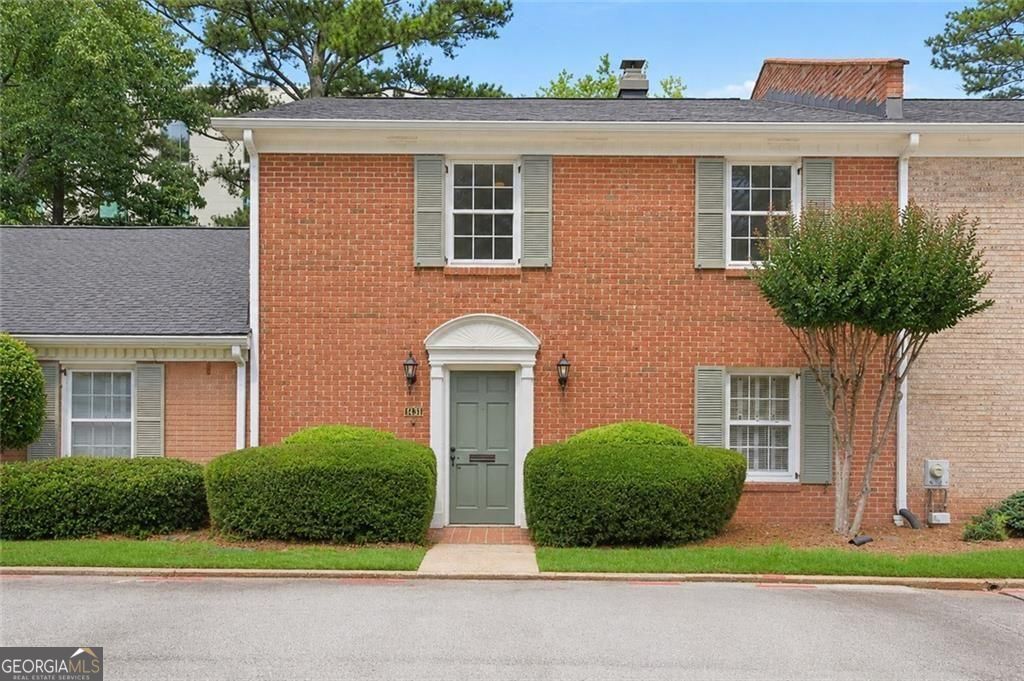 1631 Executive Park Ln NE — photo