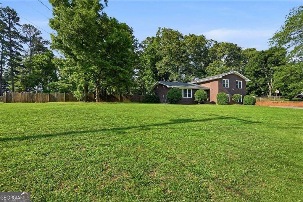 2725 Spring Dr — photo