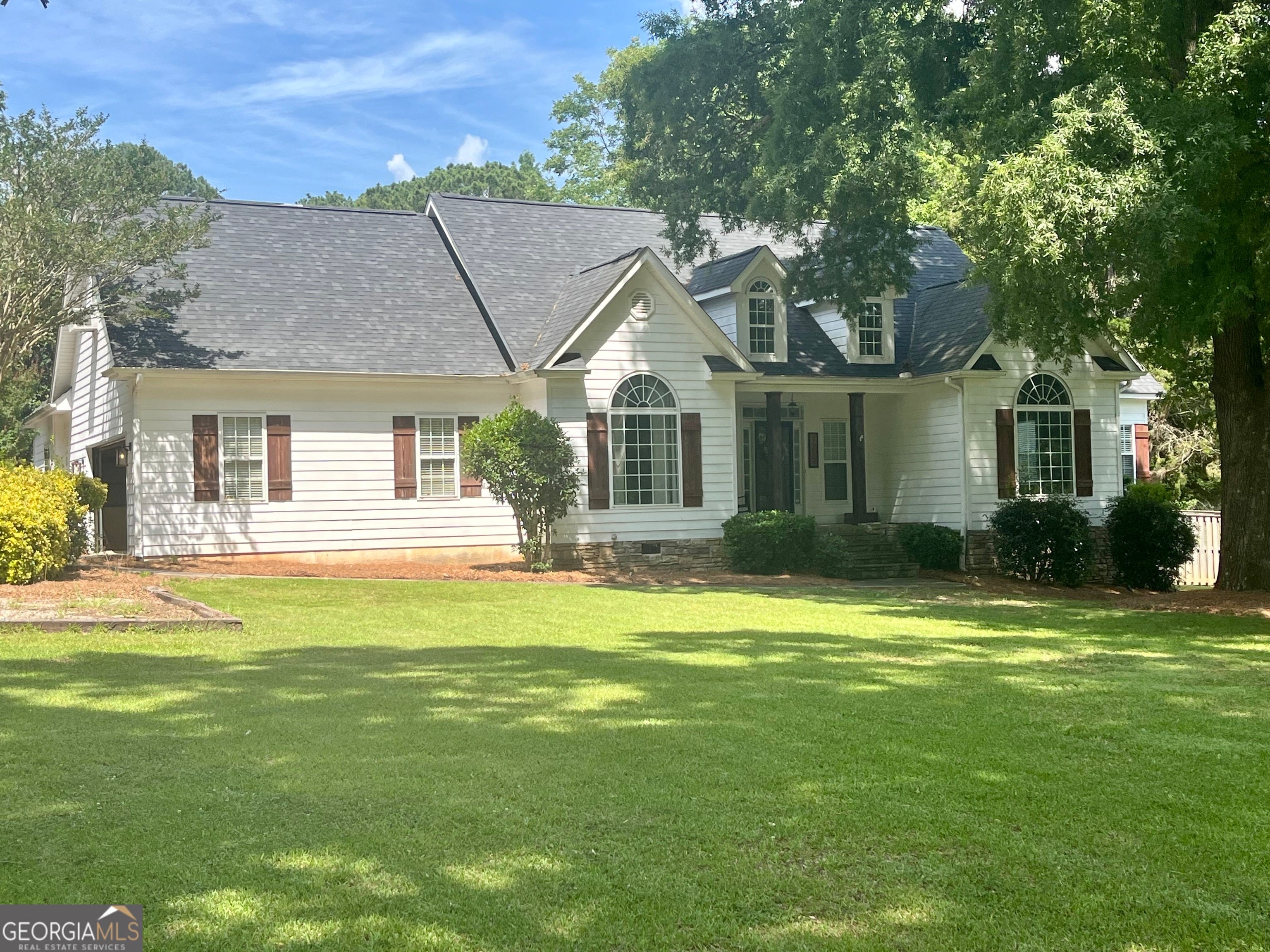 1212 Maple Dr — photo