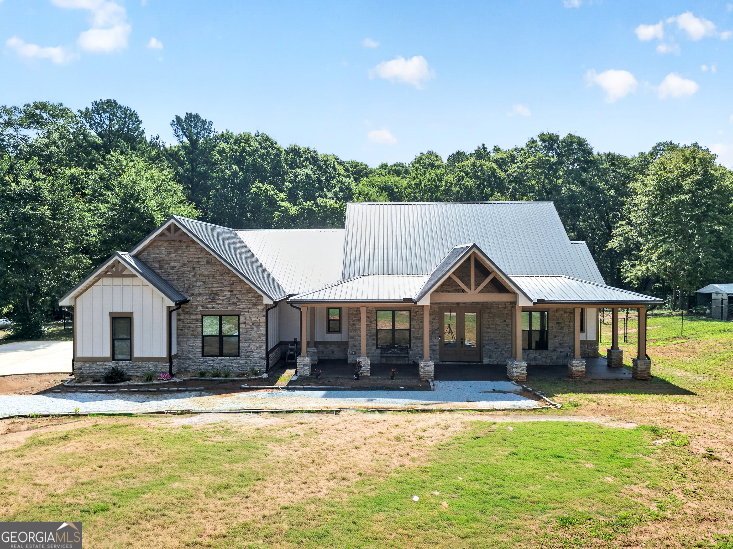 289 Maple Dr — photo