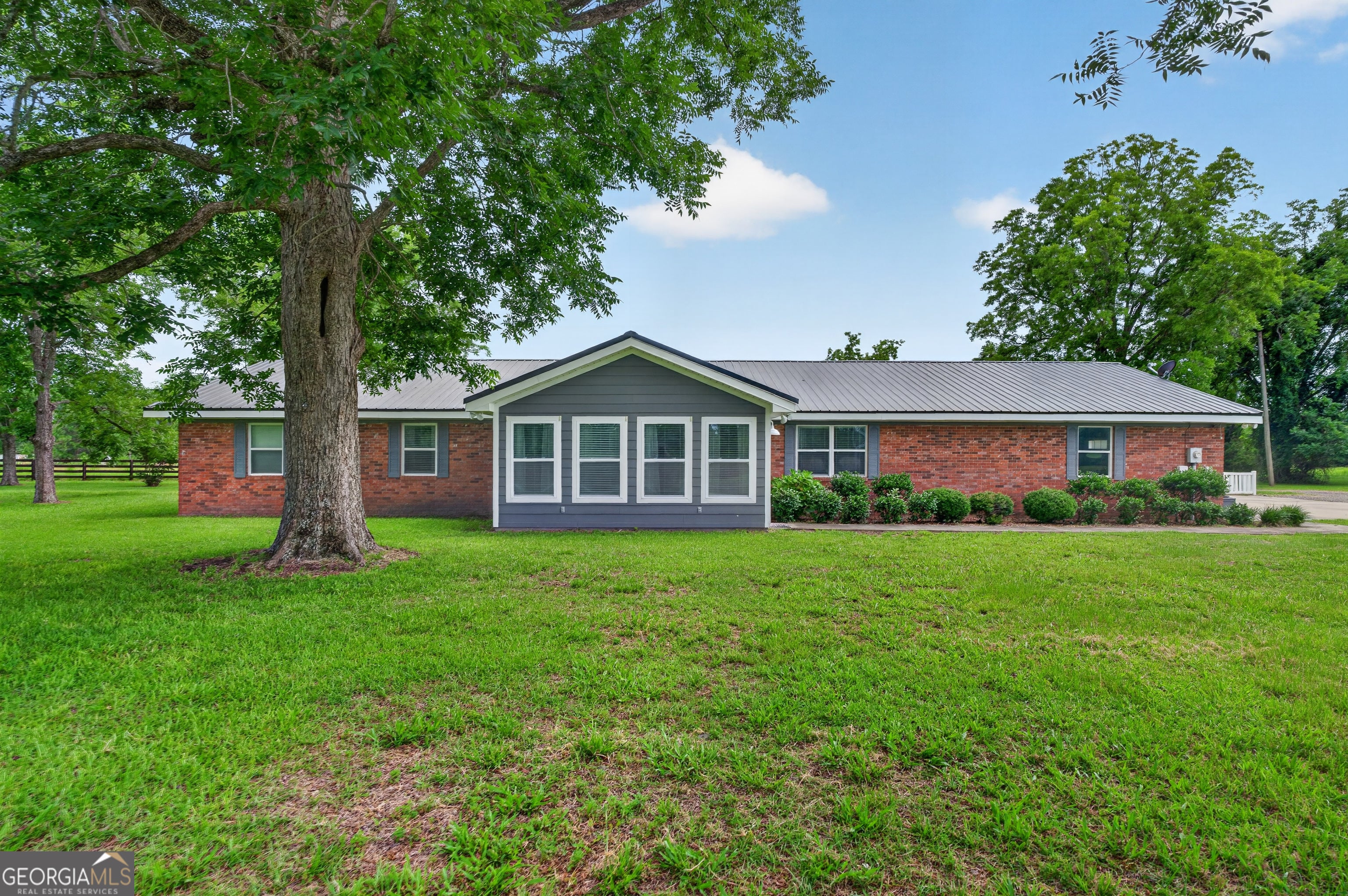 5349 Johnson Pl — photo