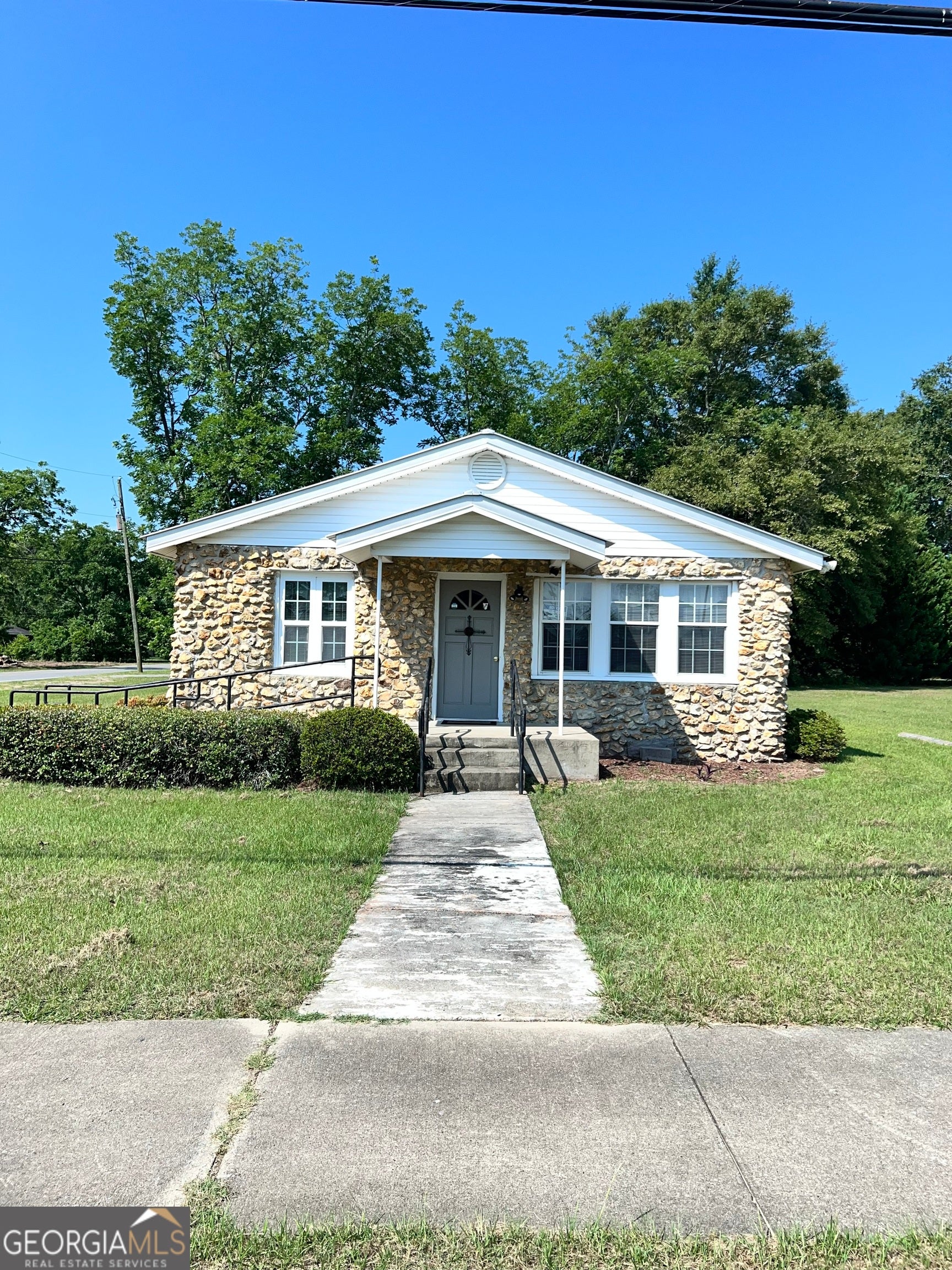 121 Coleman Ave — photo