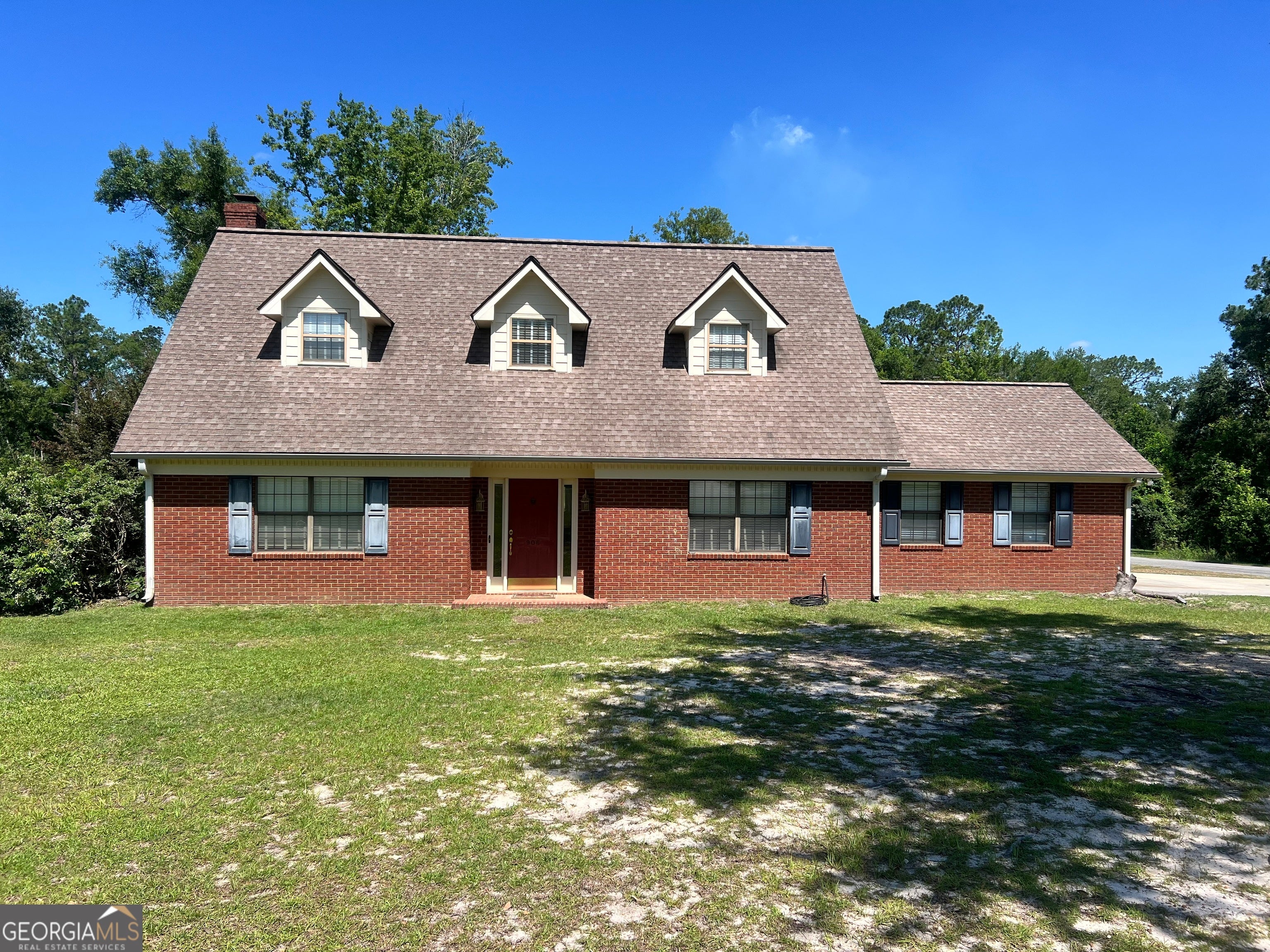 906 McAllister Dr — photo