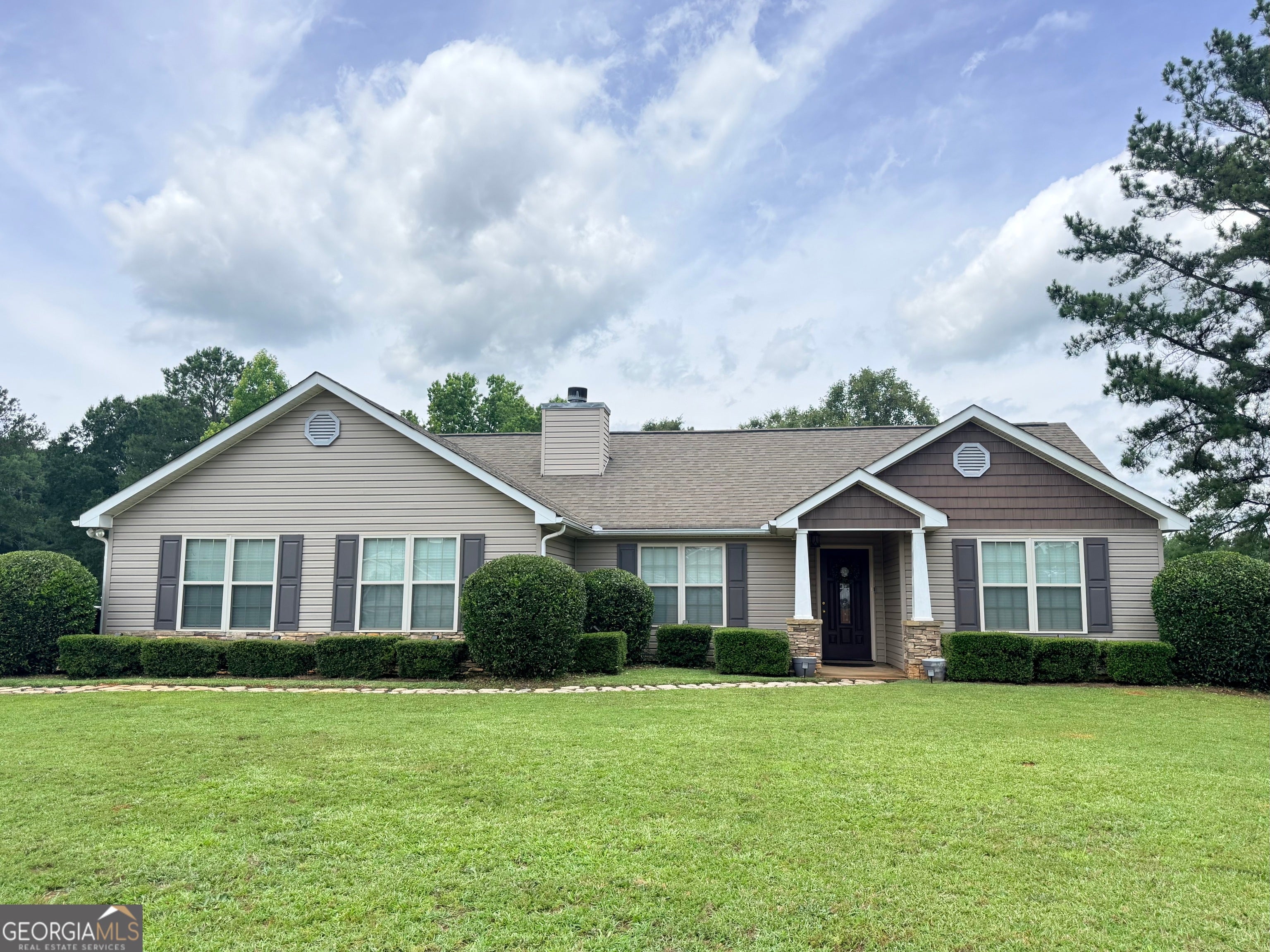 202 Shannon Ct — photo