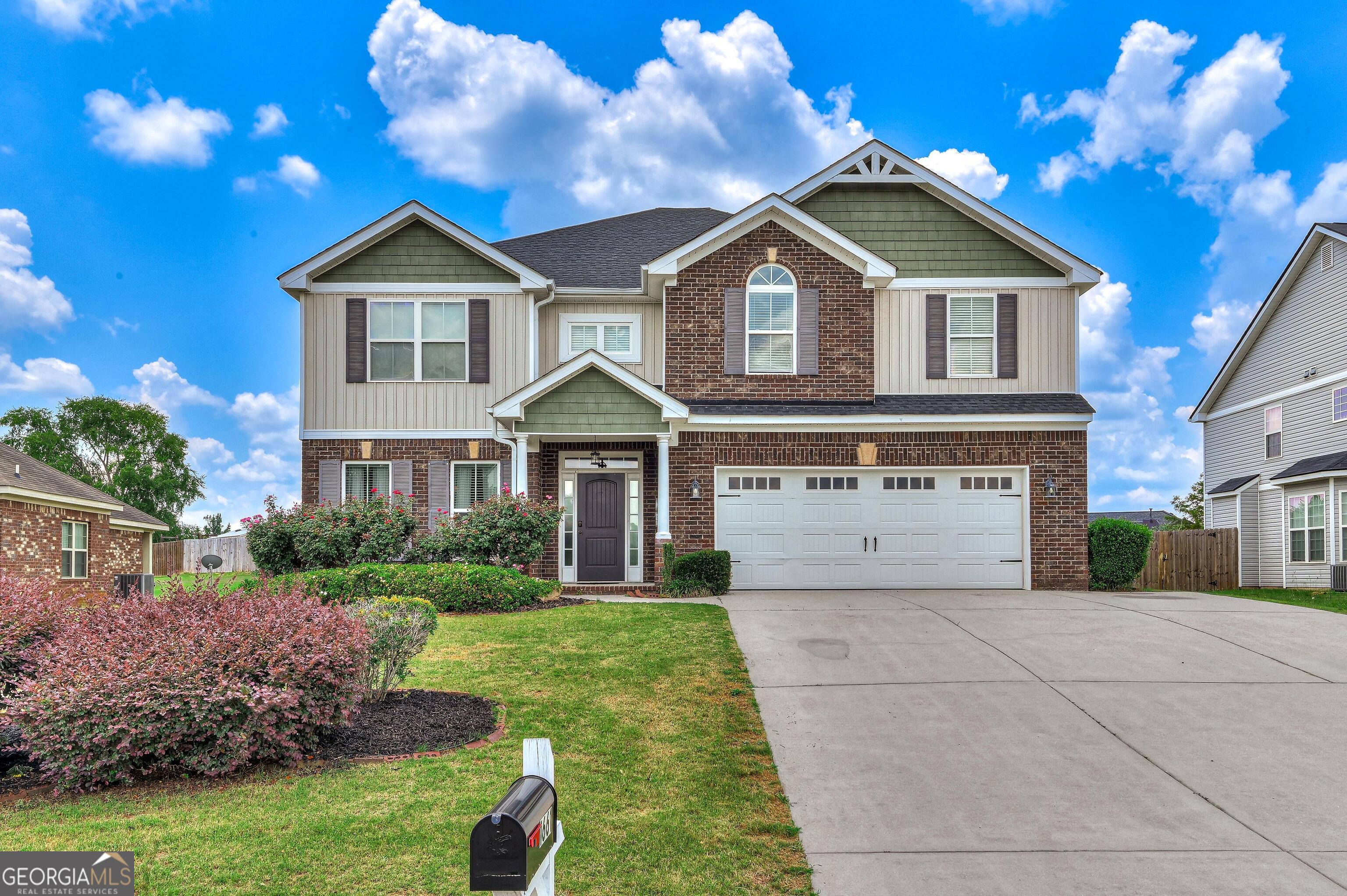 1661 Cedar Hill Dr — photo