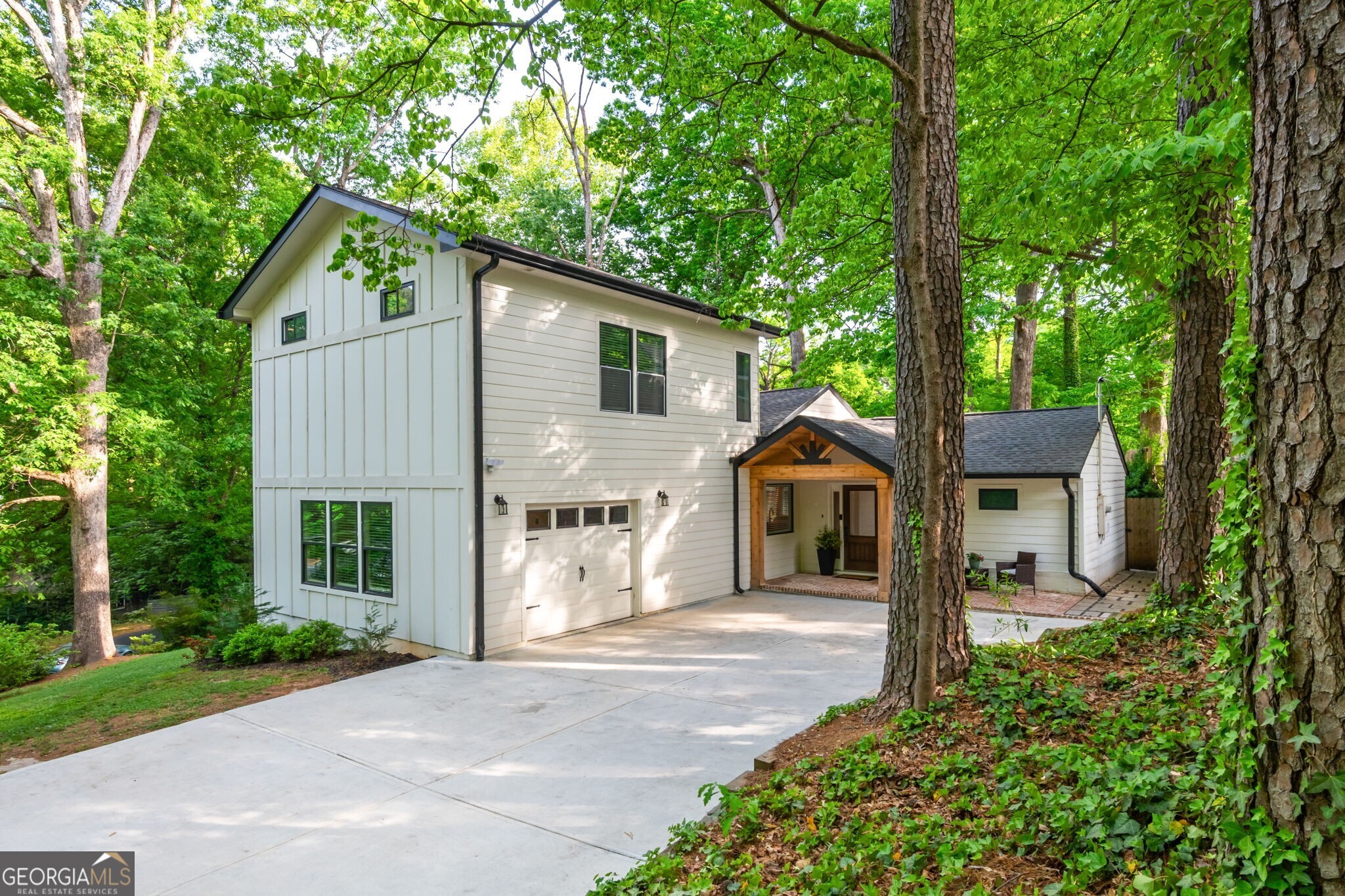 1461 Lively Ridge Road NE, Atlanta, GA 30329 — photo 2