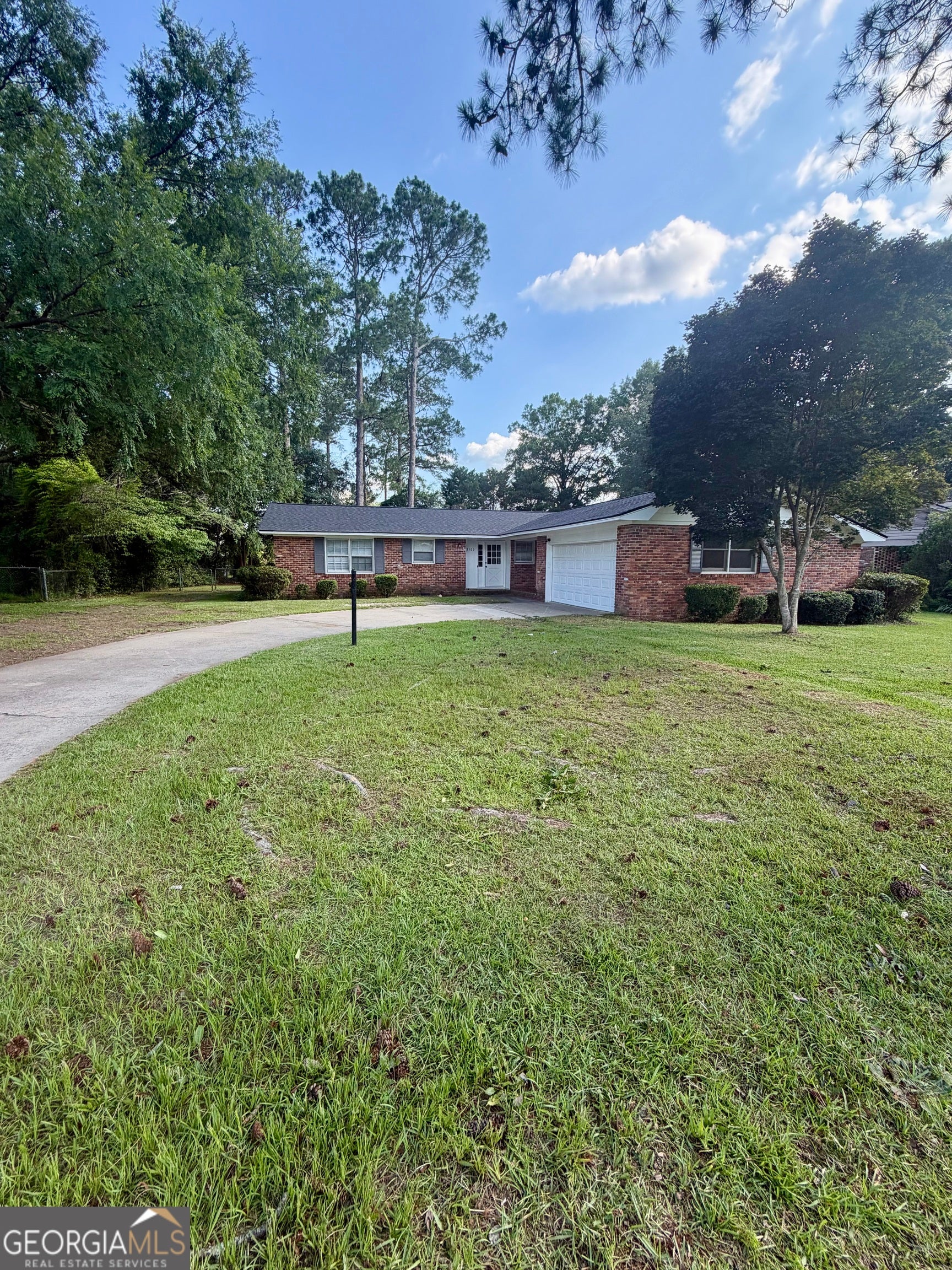 1100 Pineneedle Dr — photo