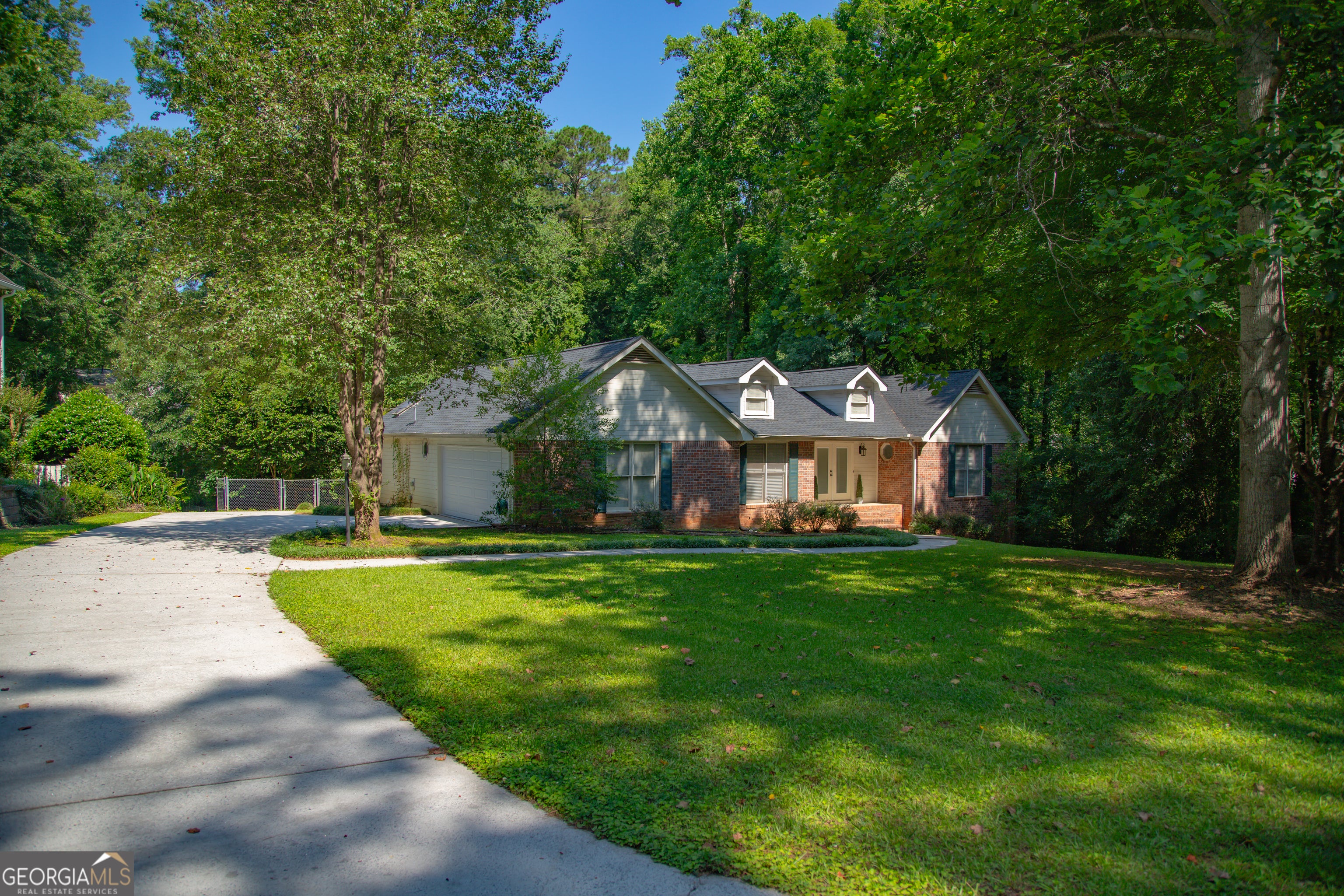 30 Laurelwood Cir — photo