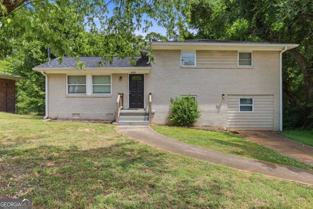 1608 W Austin Rd — photo