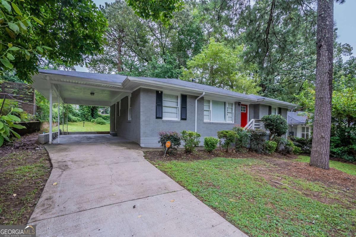 2450 Springdale Road SW, Atlanta, GA 30315 — photo 2