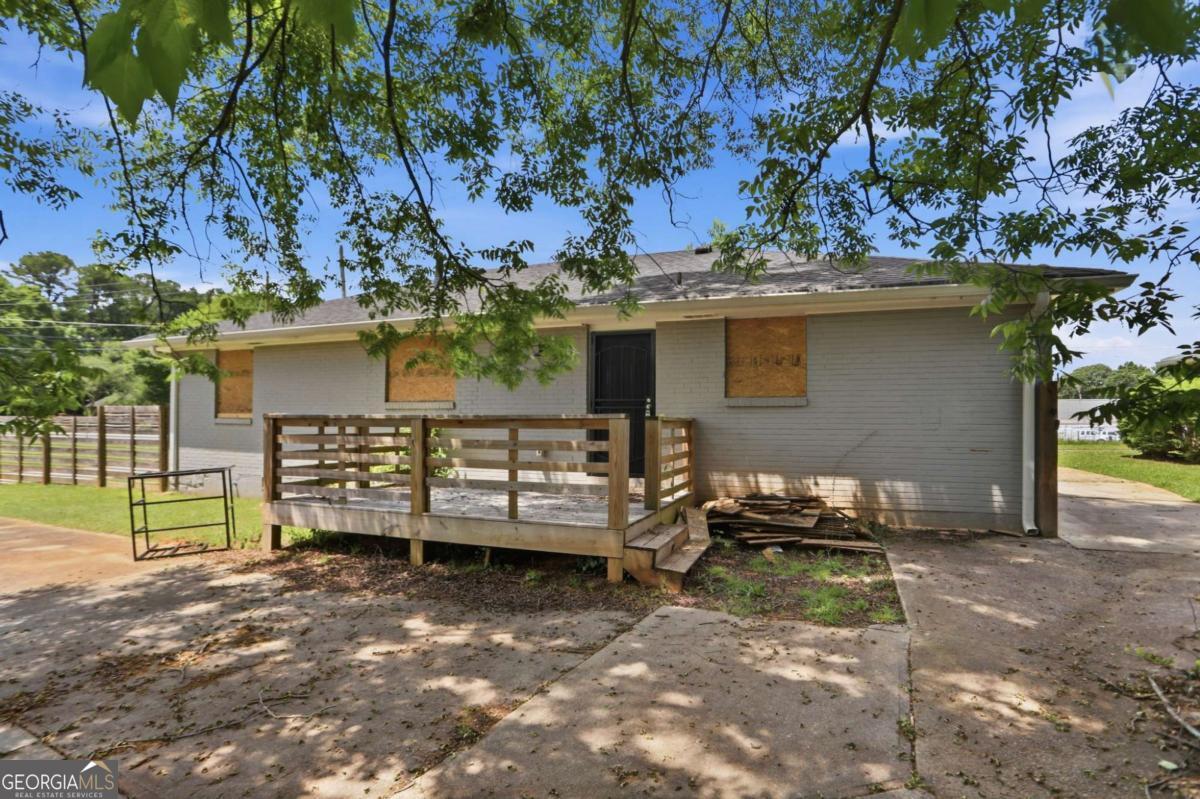1416 Columbia Dr — photo