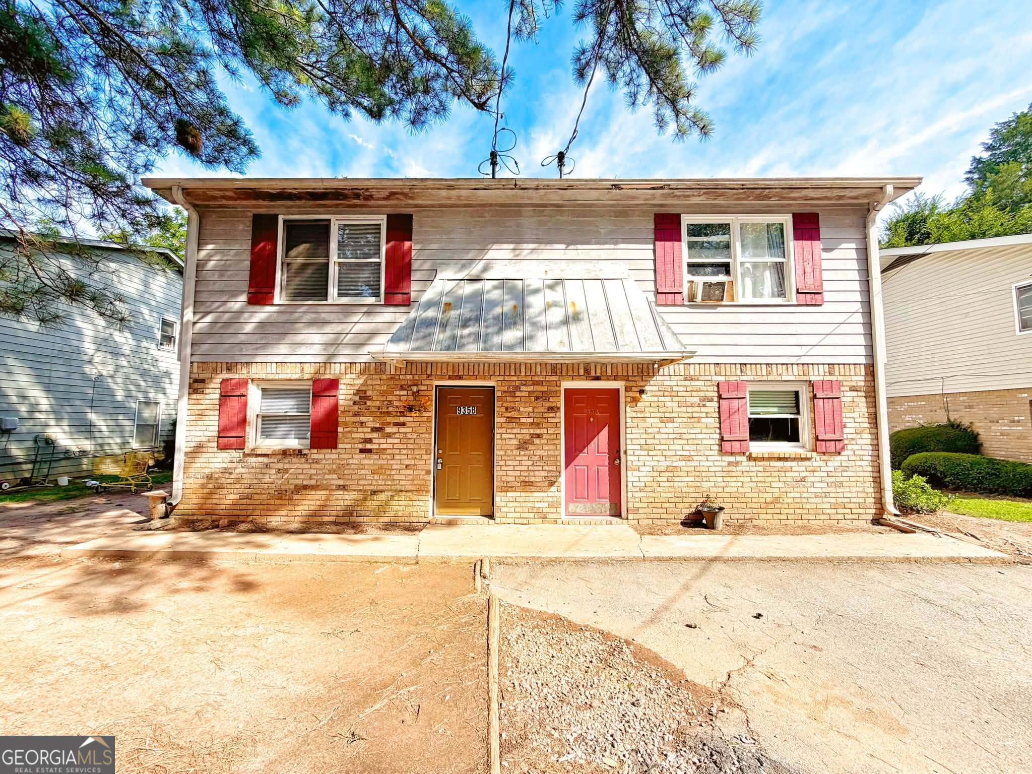 935 Six Oaks Cir B — photo