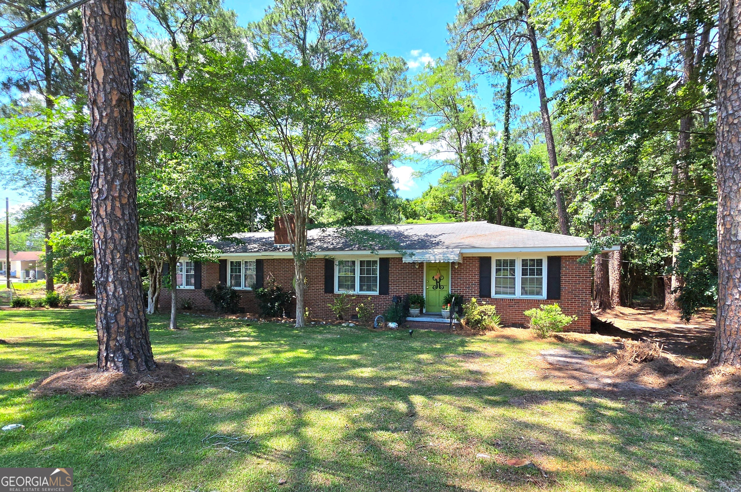 409 W Sultana Dr — photo