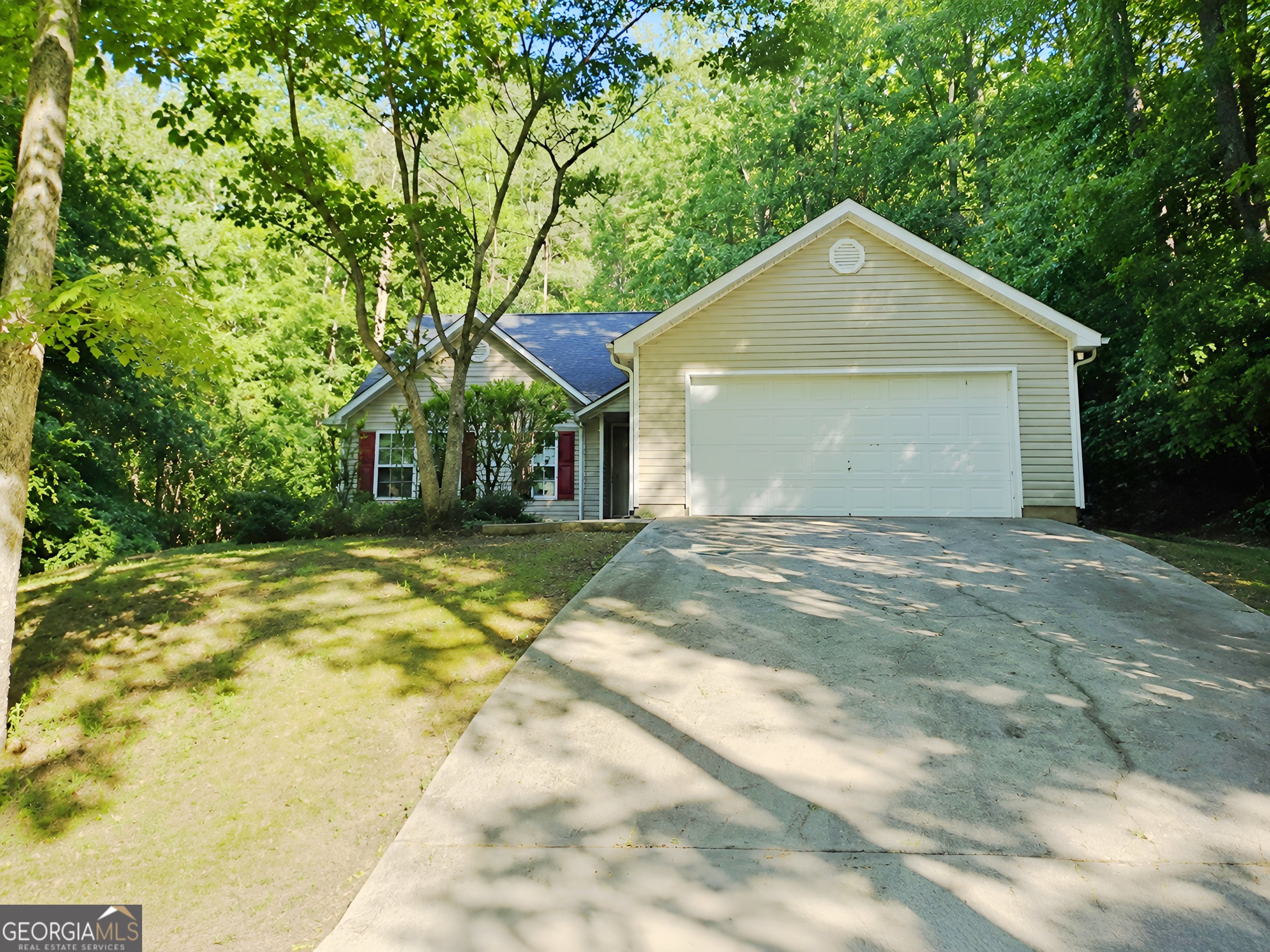 300 Lakeside Dr — photo