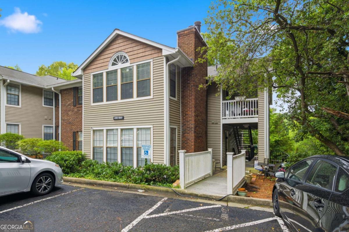 619 Barrington Hills Dr — photo
