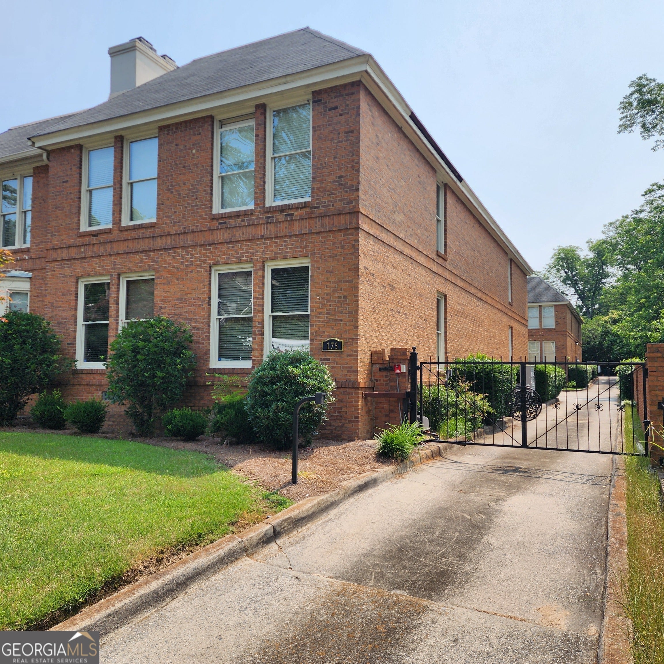 175 Corbin Ave Apt B — photo