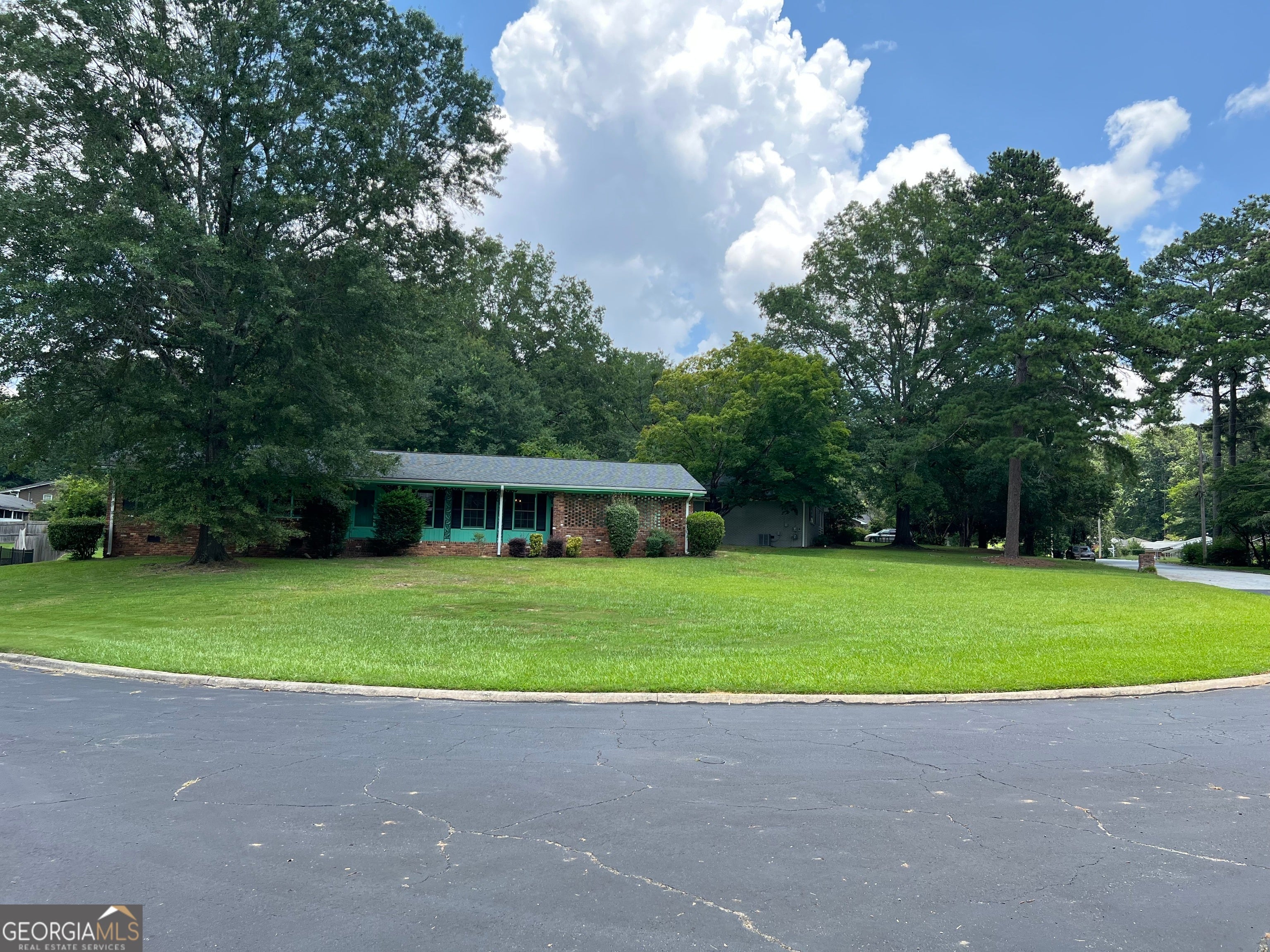 2935 Heather Dr — photo