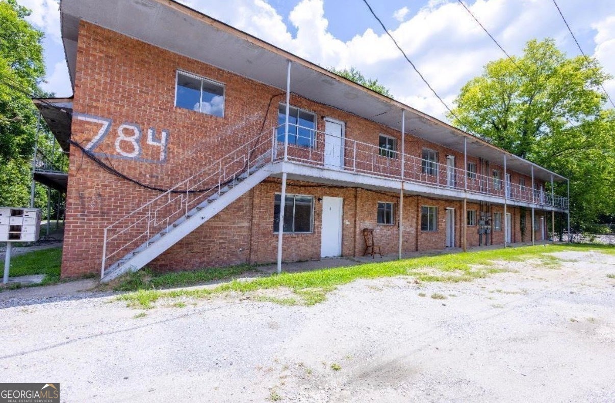 784 Terminal Ct — photo