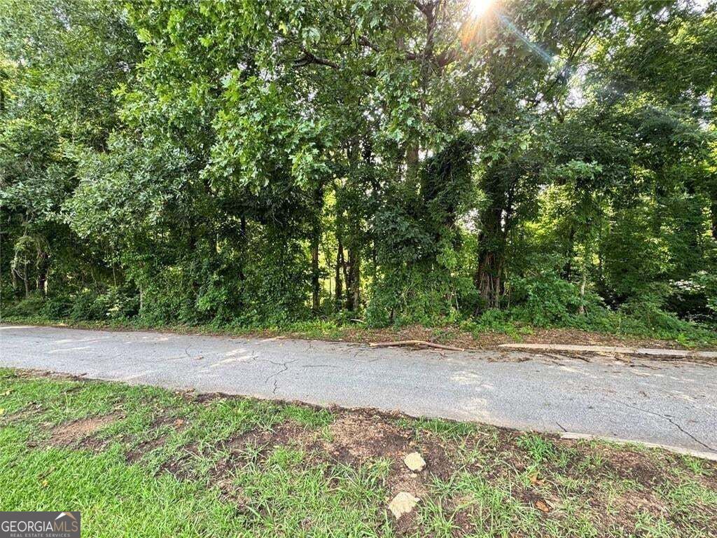 535 Camelot Pkwy — photo