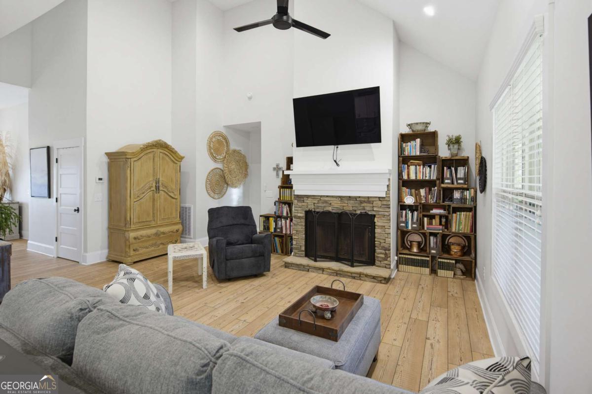 566 Roper Drive, Clarkesville, GA 30523 — photo 2
