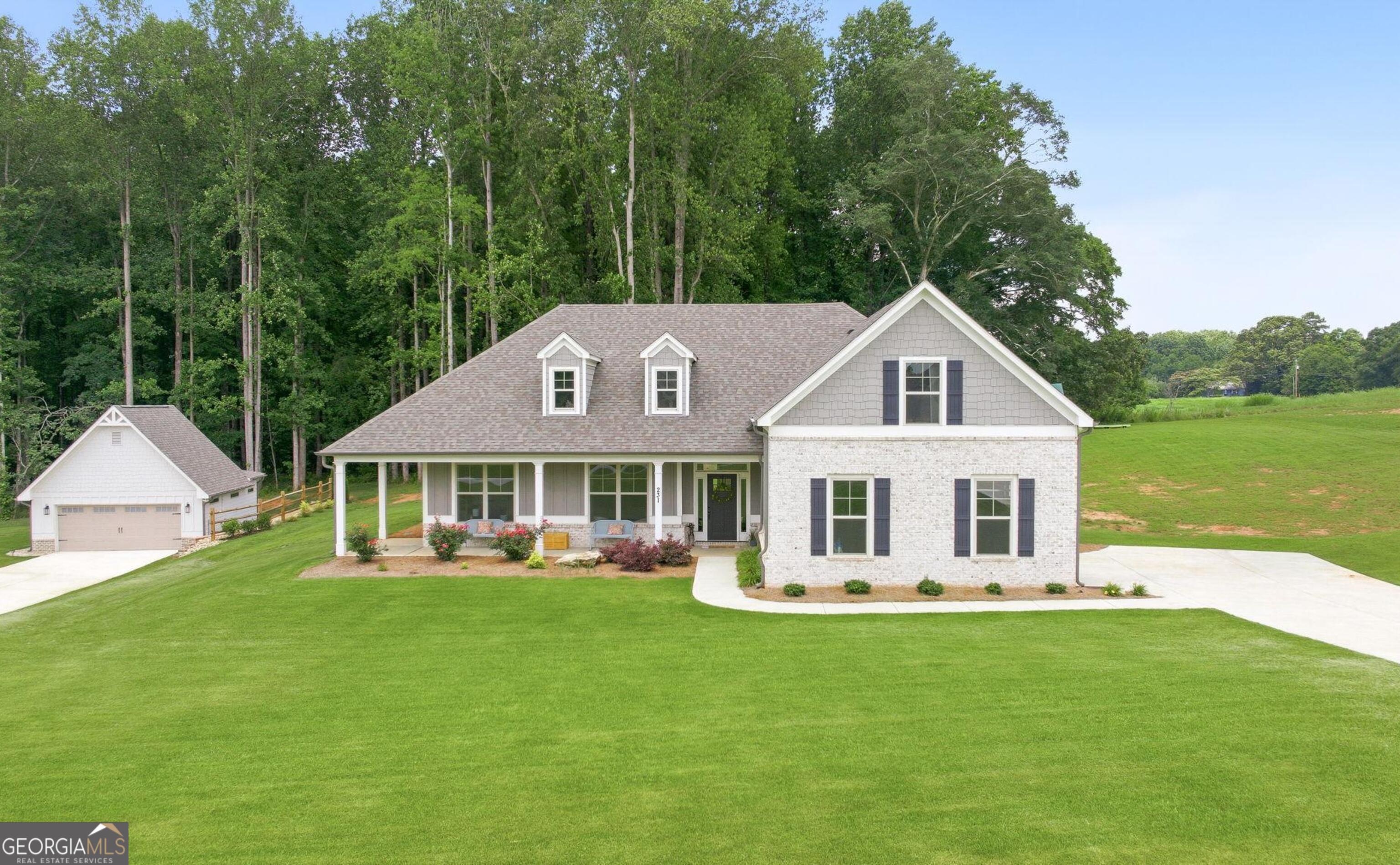 231 Camden Loop — photo