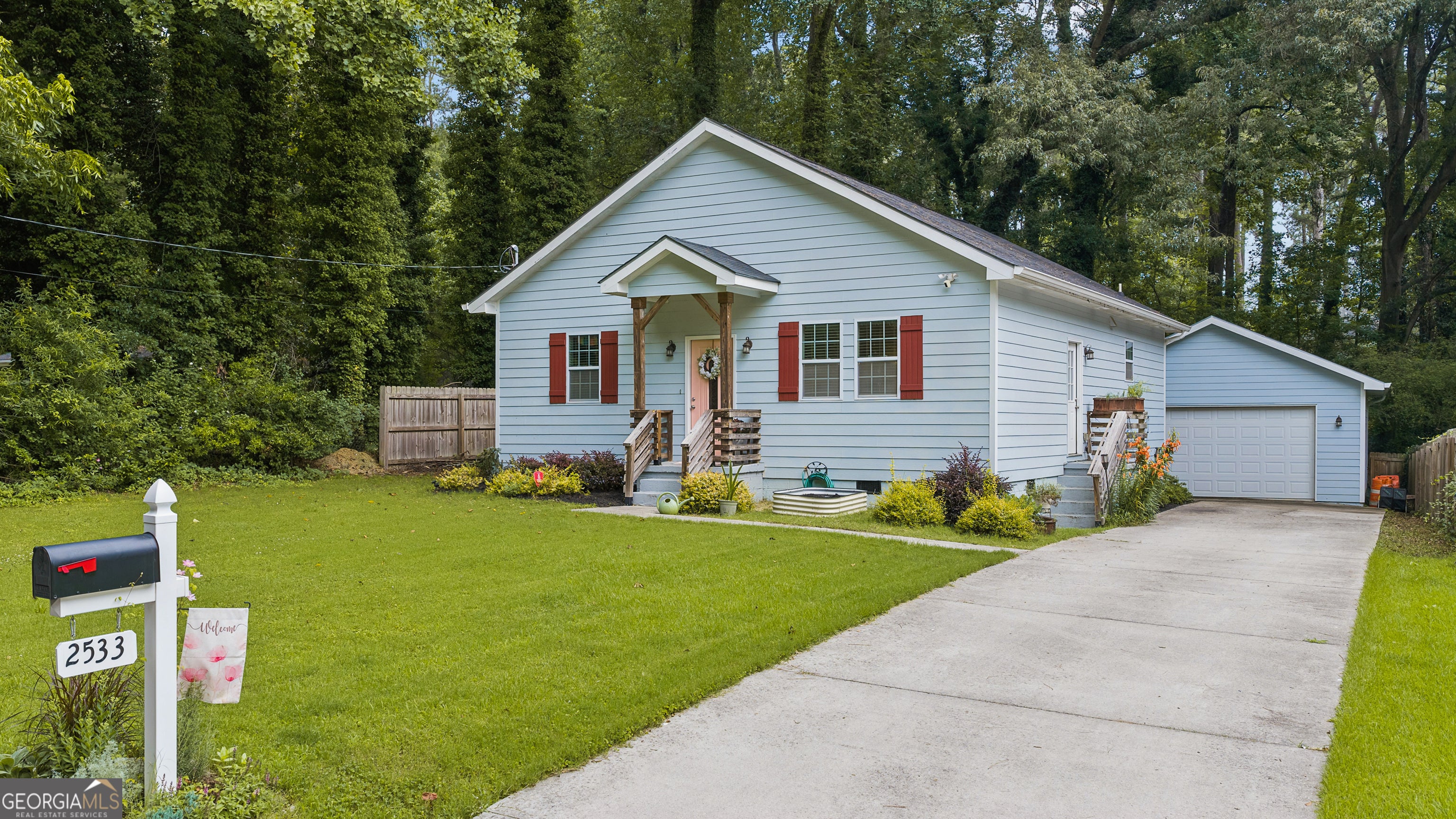 2533 Romain Way — photo