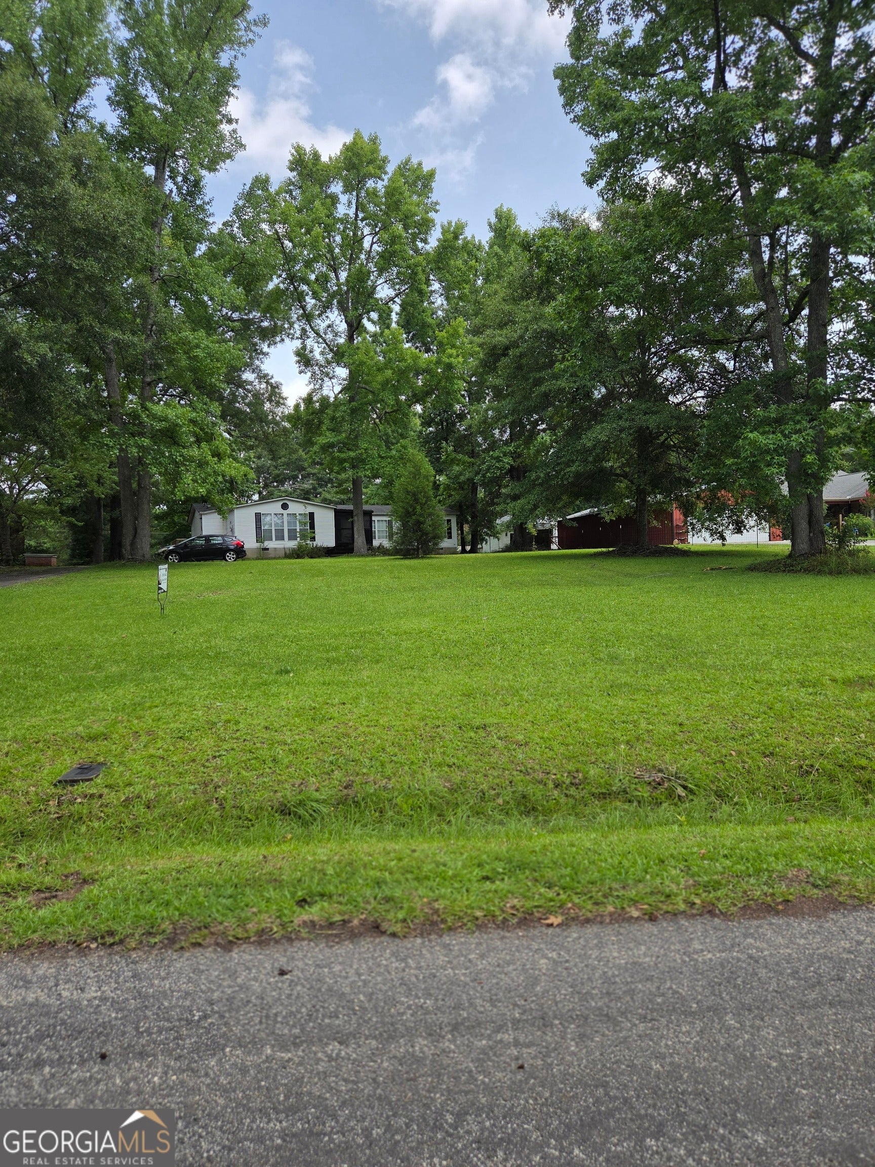453 Lake Dr — photo