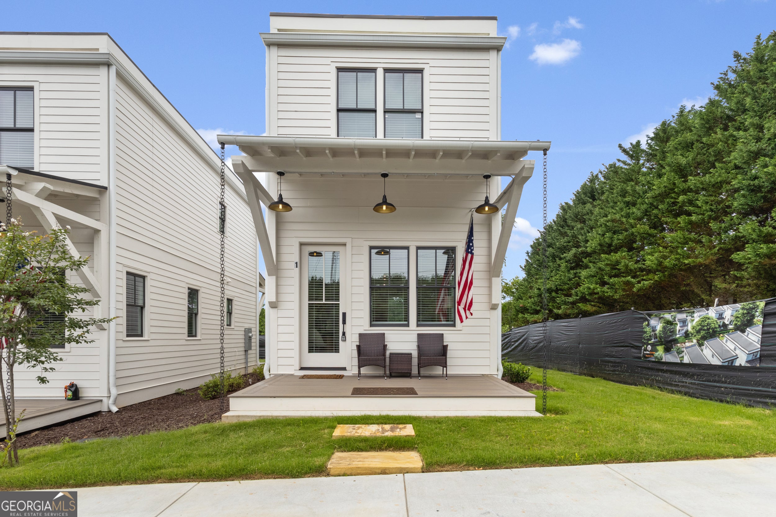 184 W Jarrard St — photo