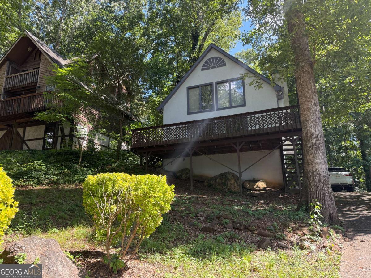 8439 Lake Dr — photo