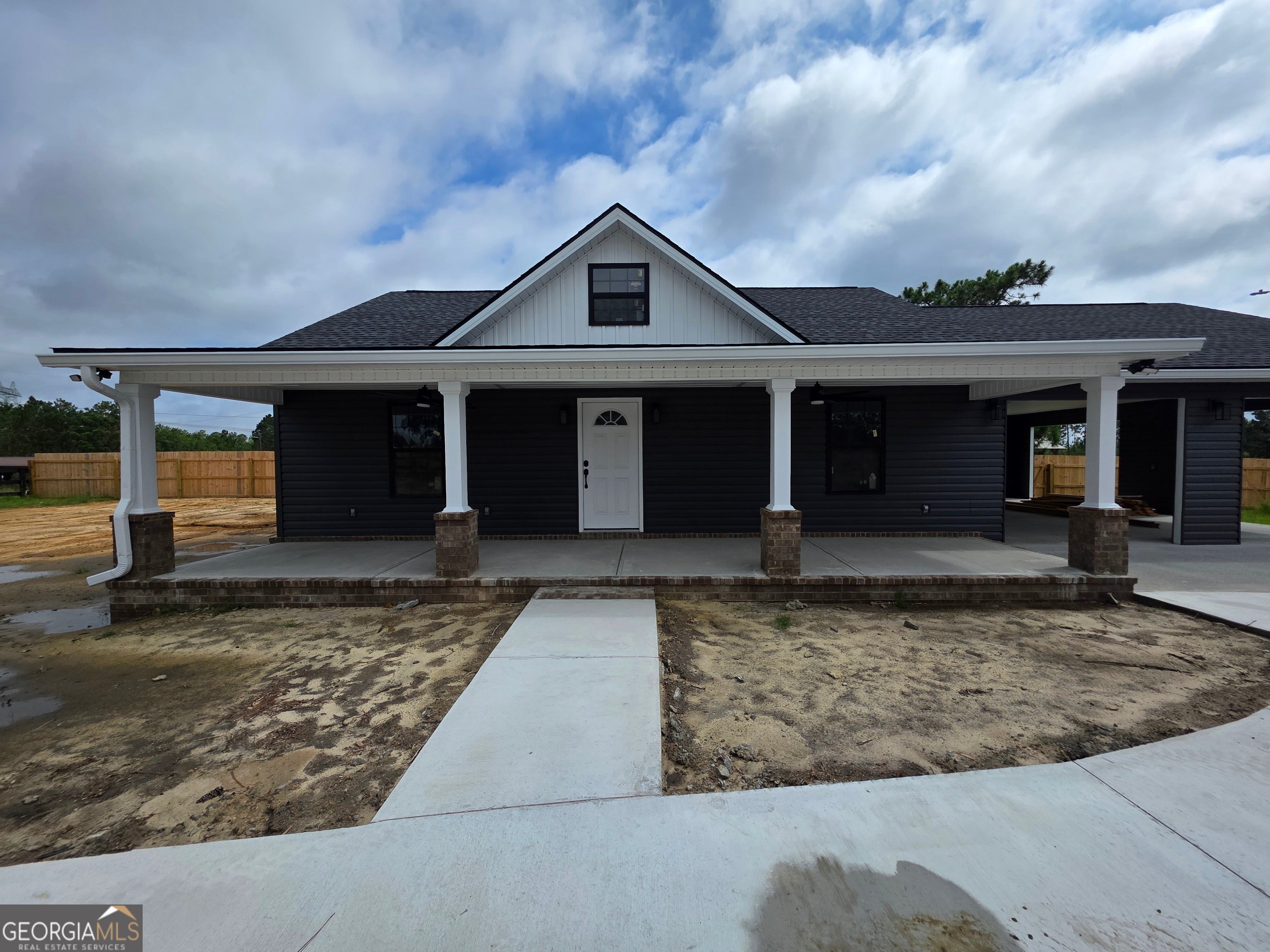 27 Elmwood Lane — photo