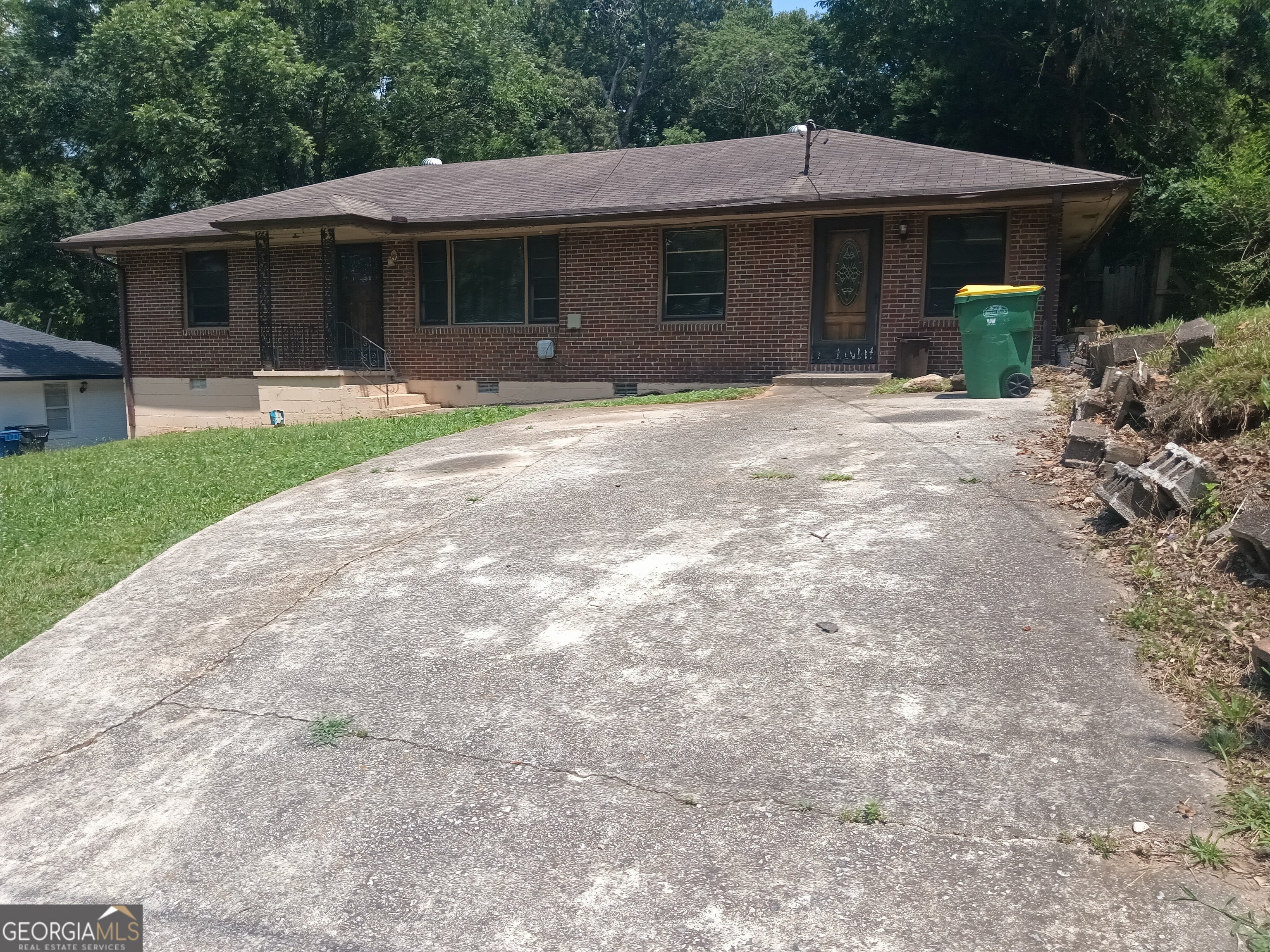 1214 Lloyd Dr — photo
