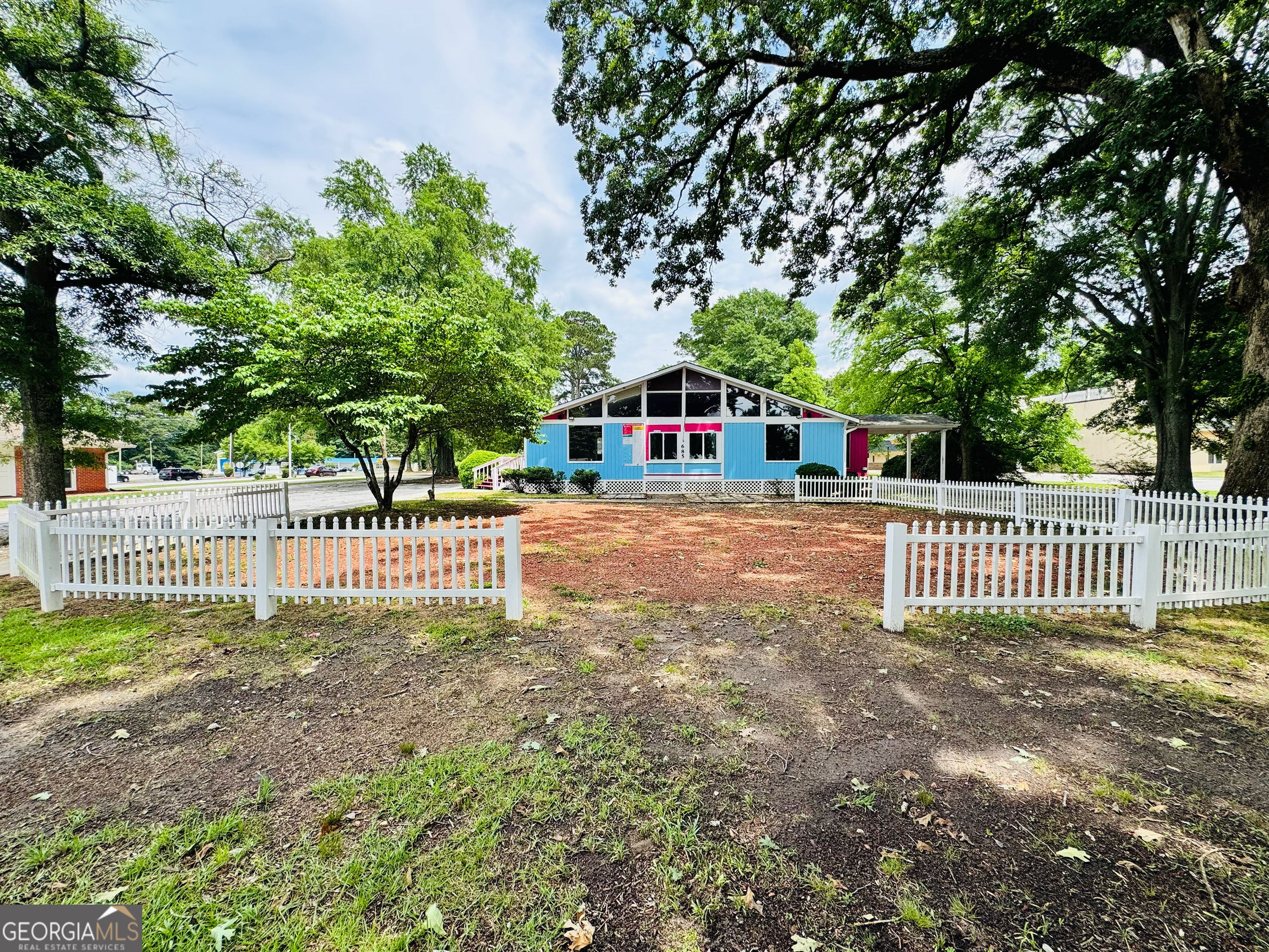 685 N Jeff Davis Dr — photo