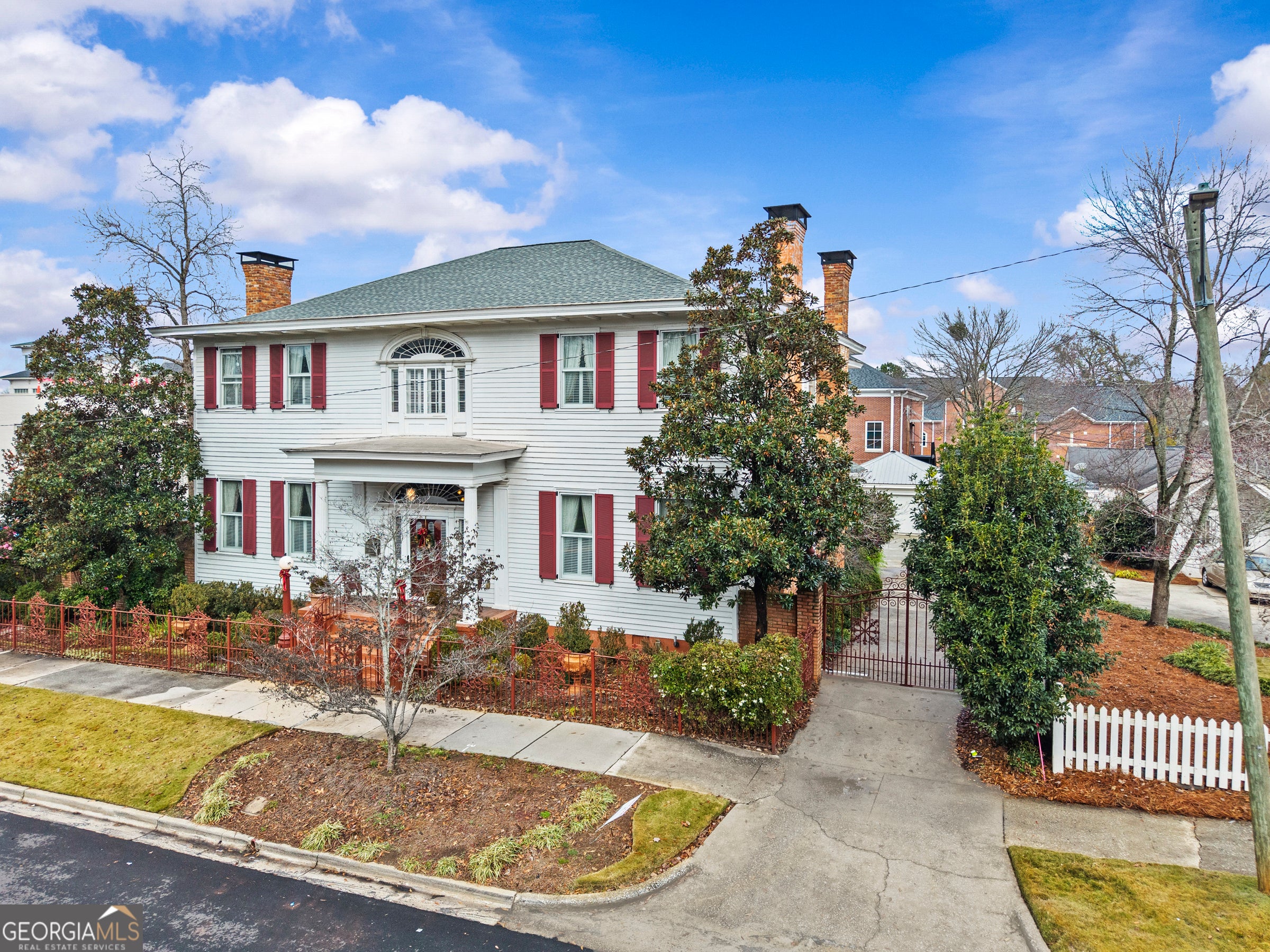 1155 Floyd St NE — photo