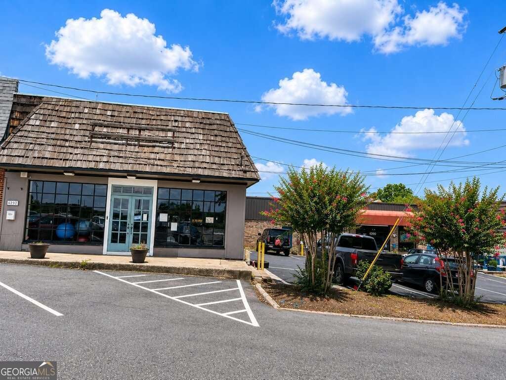 4292 Railroad Ave — photo