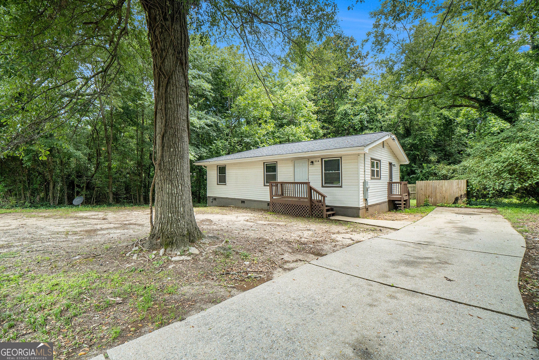 114 Howell Dr SW — photo