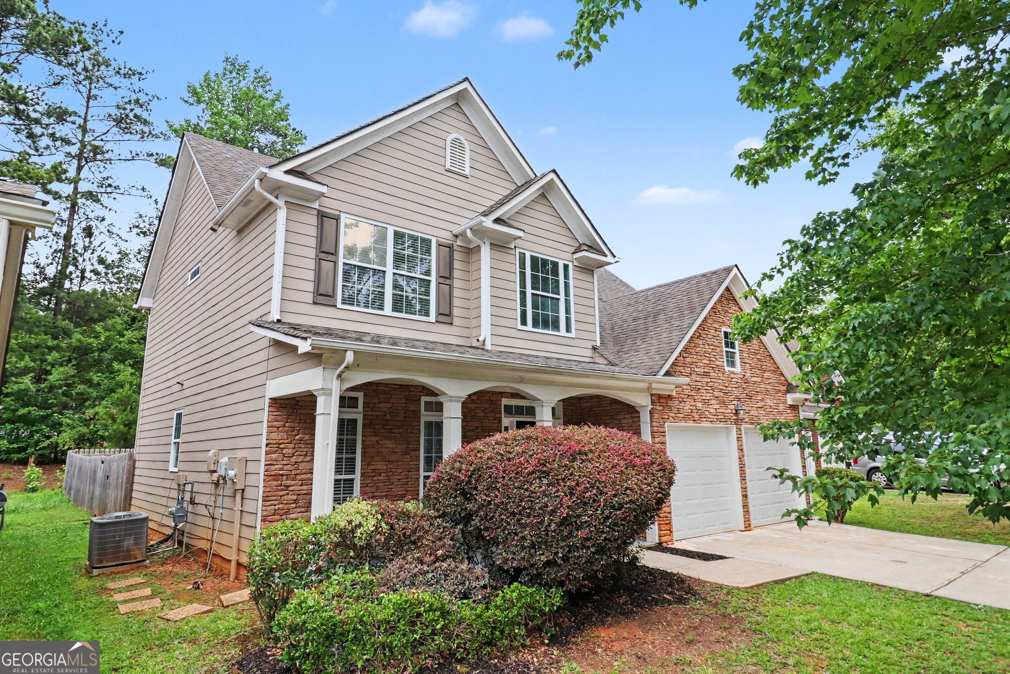 Home in Fairburn, GA 30213 — photo 2