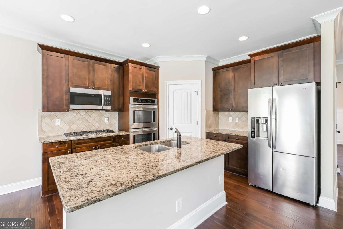2901 Canyon Glen Way — photo