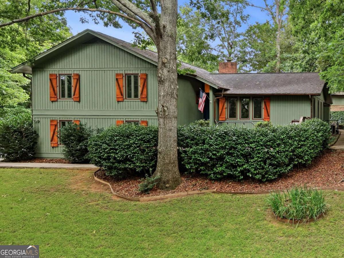 2033 Riverwood Dr — photo